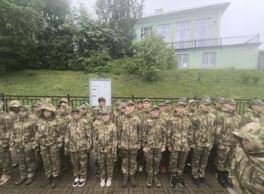 Мурманские курсанты встретили агитационный поезд  «Единство в памяти. Сила в подвиге»