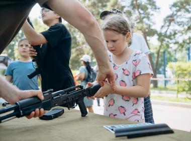 Жители Хабаровска прошли «Тропу воина» в День ветерана боевых действий