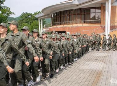 Директор Центра «ВОИН» и директор ВДЦ «Океан» открыли межрегиональную смену «Время юных героев» на Дальнем Востоке