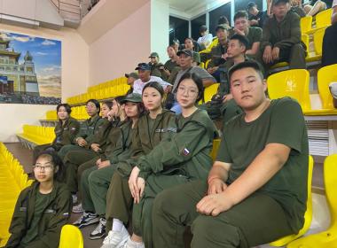 Бату Хасиков вместе с курсантами Центра «ВОИН» поддержал калмыцкого боксера