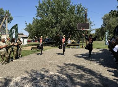 Директор Центра «ВОИН» закрыл финальную смену «Время юных героев» в  Калмыкии