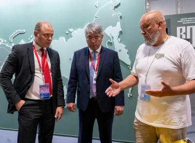 Глава Республики Бурятия лично оценил военно-спортивный городок Центра «ВОИН» на выставке «Улица Дальнего Востока».