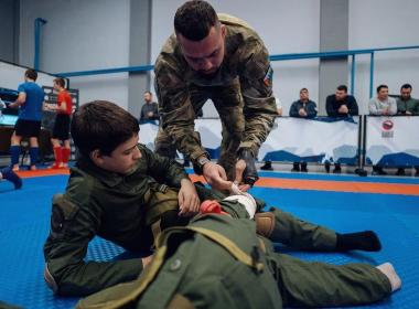 В Тюменской области обсудили патриотическое воспитание и спортивную подготовку молодежи.